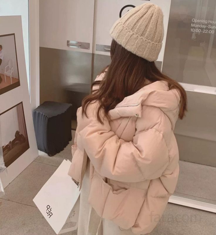 여성 경량 후드 숏패딩 핑크색 코튼 재킷 가벼운 착용감 데일리 코디용 외출 필수 아이템 트렌디한 디자인 학생용 캐주얼 스타일 - 상세 이미지 3