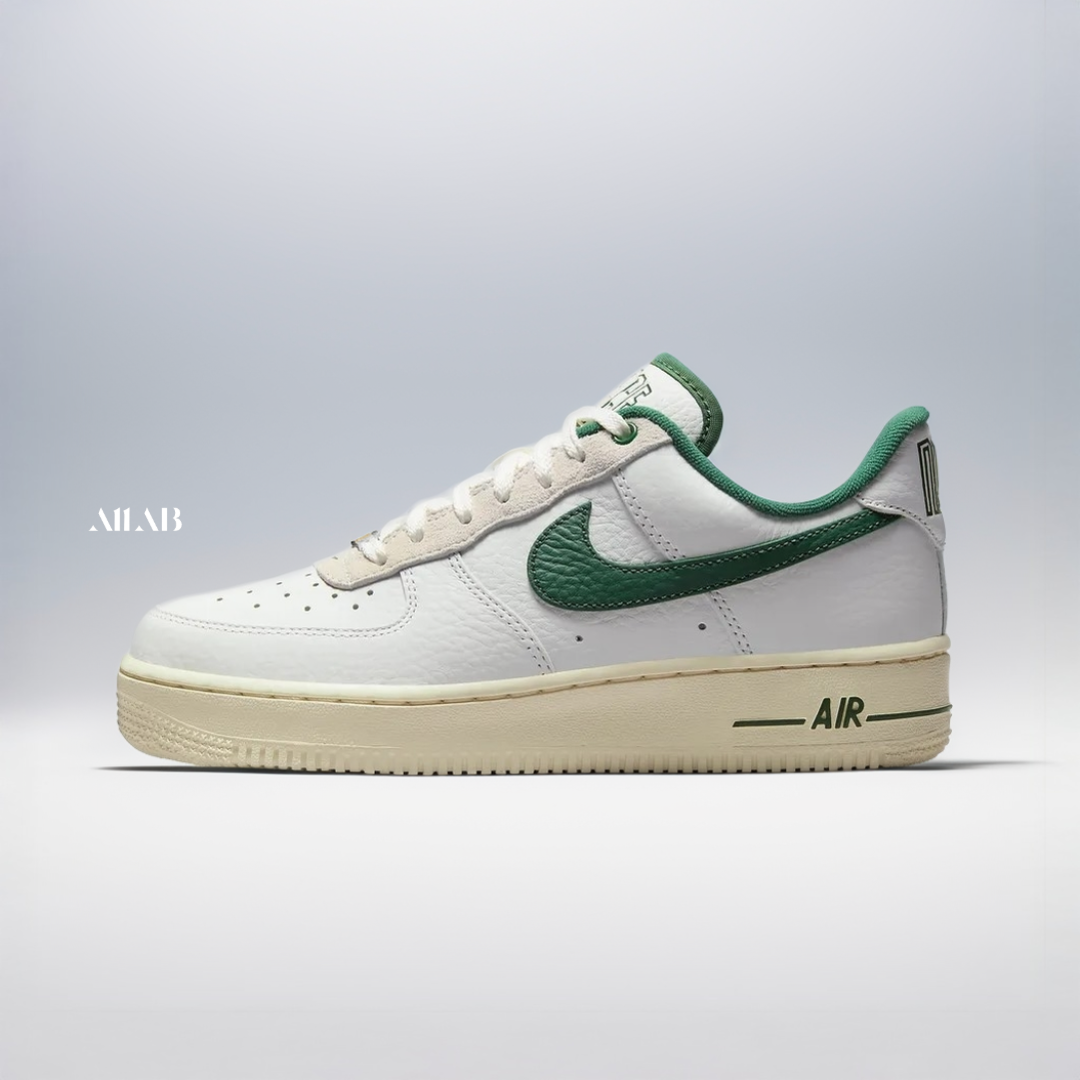 [국내매장판] 나이키 에어포스1 스니커즈 로우 커플 고등학생 남여공용 운동화 써밋화이트/고지그린, 245