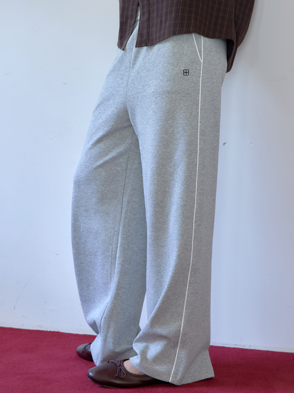 [엘씨브이] EMBROIDERY WIDE SWEAT PANTS_GRAY 이미지 6