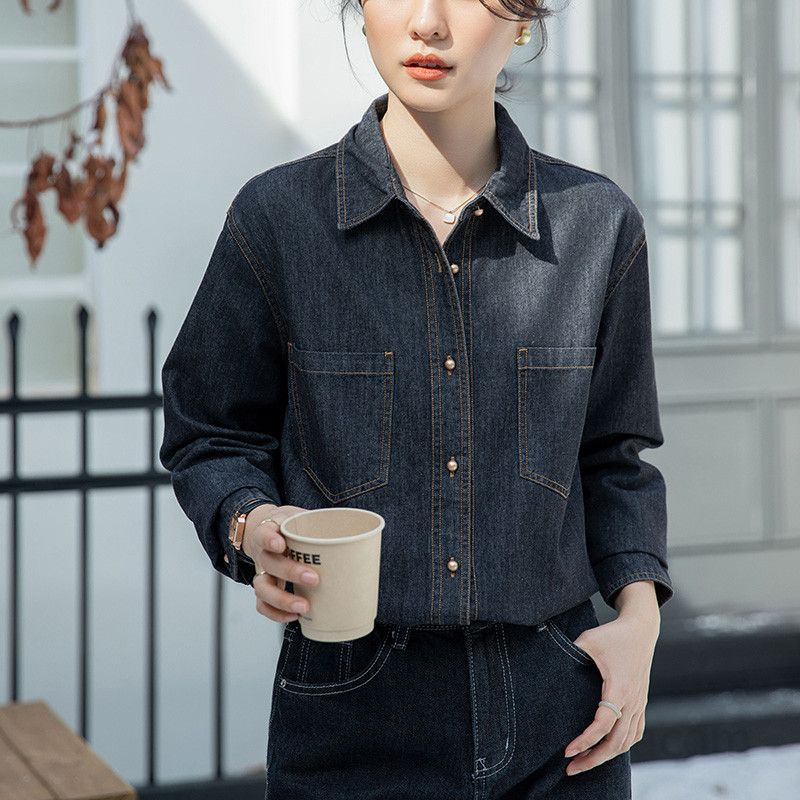 여성 블랙 데님 셔츠 봄 가을 레이어드 레트로 스타일 루즈핏 긴팔 캐주얼 셔츠 데일리룩 편안한 착용감 홍콩 감성 모던한 디자인 - 상품 이미지