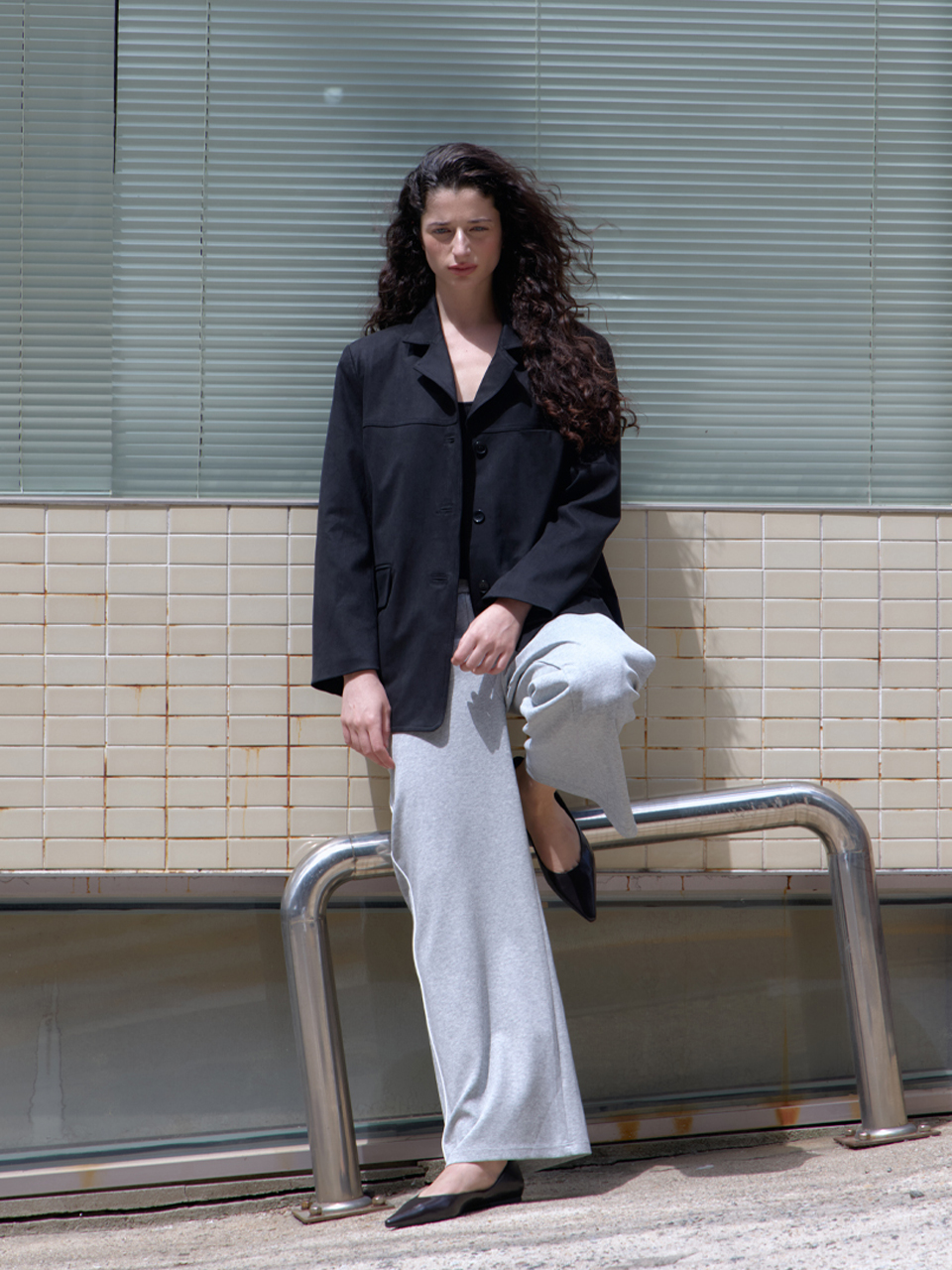 [엘씨브이] EMBROIDERY WIDE SWEAT PANTS_GRAY - 상세 이미지 2