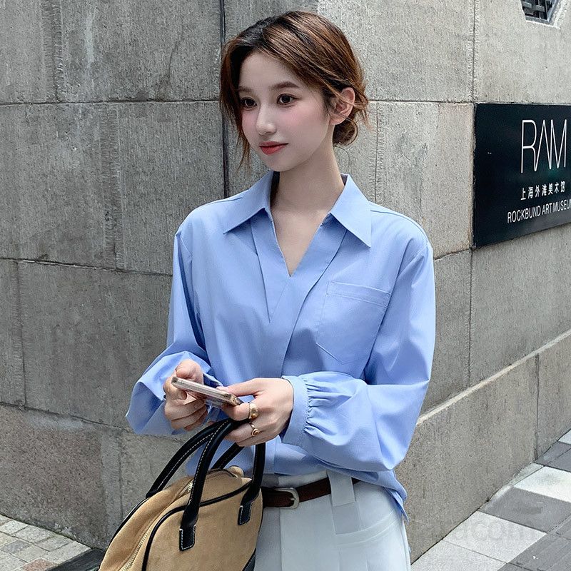 화이트 브이넥 블라우스 여성용 루즈핏 긴팔 가을 고급스러운 스타일 데일리룩 시크한 매력 편안한 착용감 실크 느낌 - 상세 이미지 4