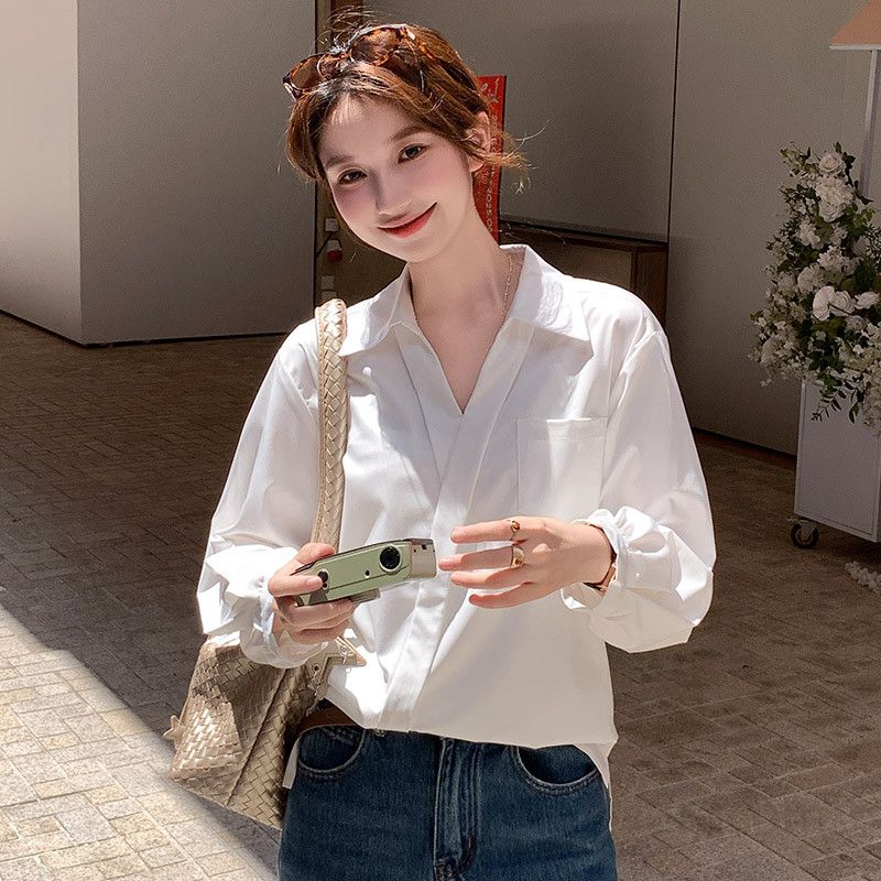 화이트 브이넥 블라우스 여성용 루즈핏 긴팔 가을 고급스러운 스타일 데일리룩 시크한 매력 편안한 착용감 실크 느낌 - 상세 이미지 3