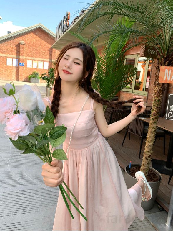 여성 핑크 슬림 롱원피스 서스펜더 디자인 봄 여름 데이트룩 휴양지 스타일 시원한 착용감 데일리룩 - 상세 이미지 3