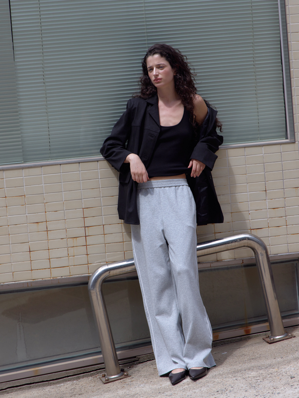 [엘씨브이] EMBROIDERY WIDE SWEAT PANTS_GRAY - 상세 이미지 4