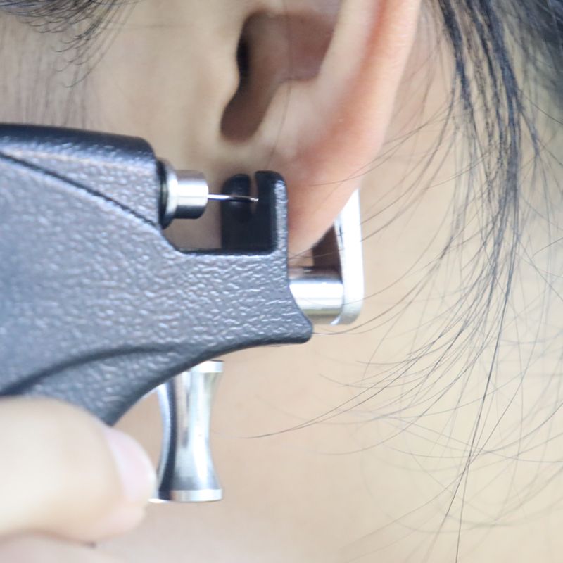 귀뚫기 피어싱 스터드 귀안뚫는귀걸이 귀마개 뚫기 뚫는 귀걸이 큐빅 건강 귓볼 여성용 나선 초보 창업 상업용 패키지 A 가성비 - 상세 이미지 4