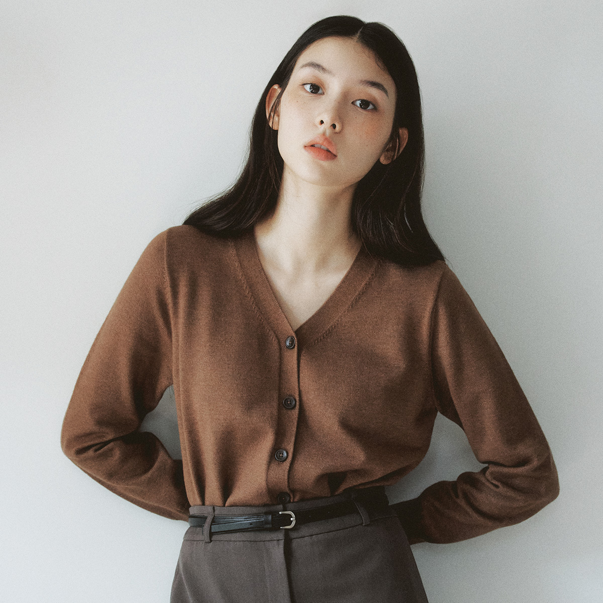 [N배송] 로엠 올데이 브이넥 가디건 RMCKF23R98