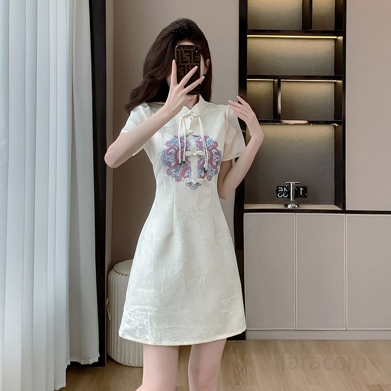 중국풍 자수 개량 치파오 드레스 여름 파티복 슬림핏 원피스 전통 스타일 여성 촬영용 공연복 결혼식 피로연 의상 - 상세 이미지 4