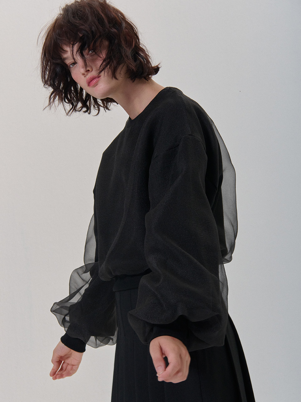 [CAMINO] 오간자 셔링 맨투맨 블랙