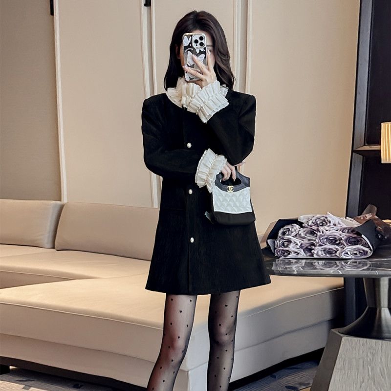 여성 퀼팅 자켓 가을 간절기 스타일 하이칼라 러플 디자인 진주 버튼 포인트 모던한 캐주얼 아우터 우아한 분위기 데일리 룩 - 상세 이미지 3