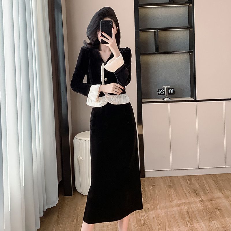 가을 벨벳 롱 원피스 여성 V넥 러플 스타일 하객룩 드레스 우아한 디자인 데일리 착용감 좋은 특별한 날 외출용 - 상세 이미지 3