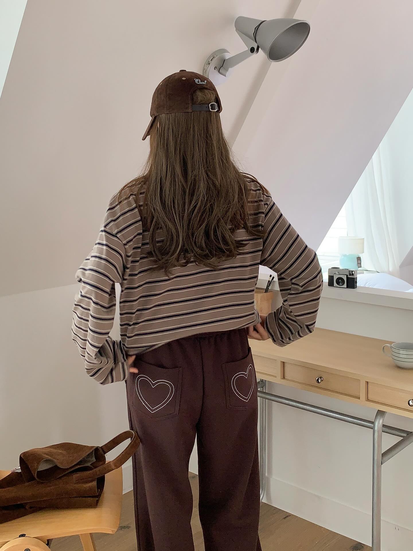 가을 여자 폼스튜디오 하트 자수 와이드 조거 투웨이 트레이닝 팬츠 - 상세 이미지 2