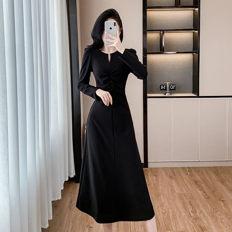 블랙 롱원피스 여성 봄 여름 플리츠 슬리밍 헵번 스타일 드레스 심플한 디자인 하객룩 오피스룩 데일리 착용감 - 상세 이미지 2