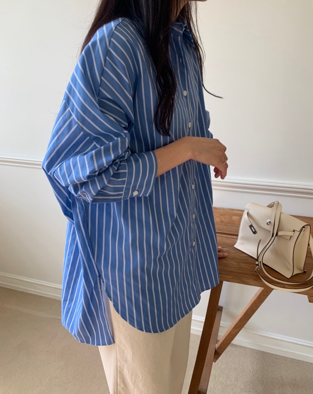 여자 가을 럭키룸 나우 루즈핏 스트라이프 셔츠 하객패션 이미지 6