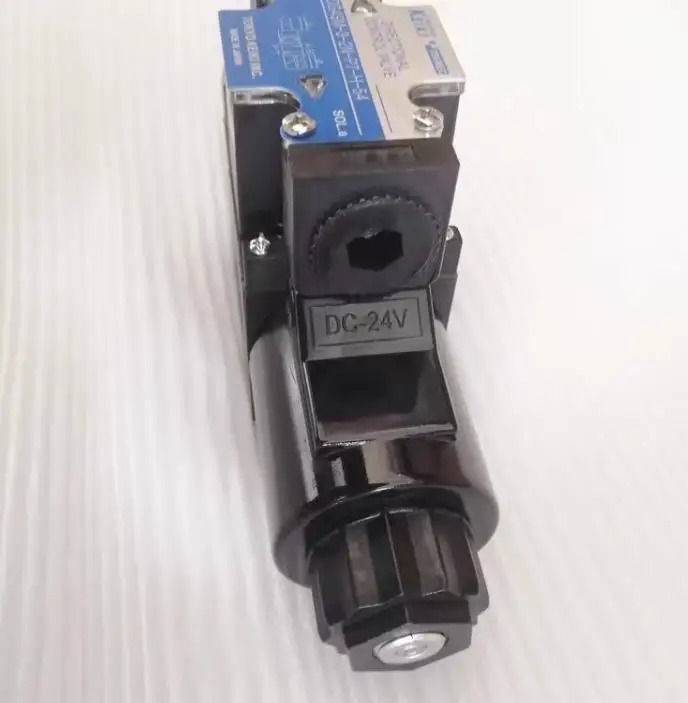 TOKIMEC 솔레노이드 밸브 DG4V-5-2N-M-P7L-D-6-40 DG4V-5-6C-M-PL-T-6-50 DG4V-5-6C-U-H-100 DG4VL-3-6C-M-PDE2-H