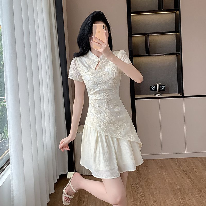 여름 여성 자수 미니원피스 상큼한 살구색 데일리룩 반팔 드레스 시원한 착용감 불규칙 패턴 여름휴양지룩 스타일링 - 상세 이미지 2