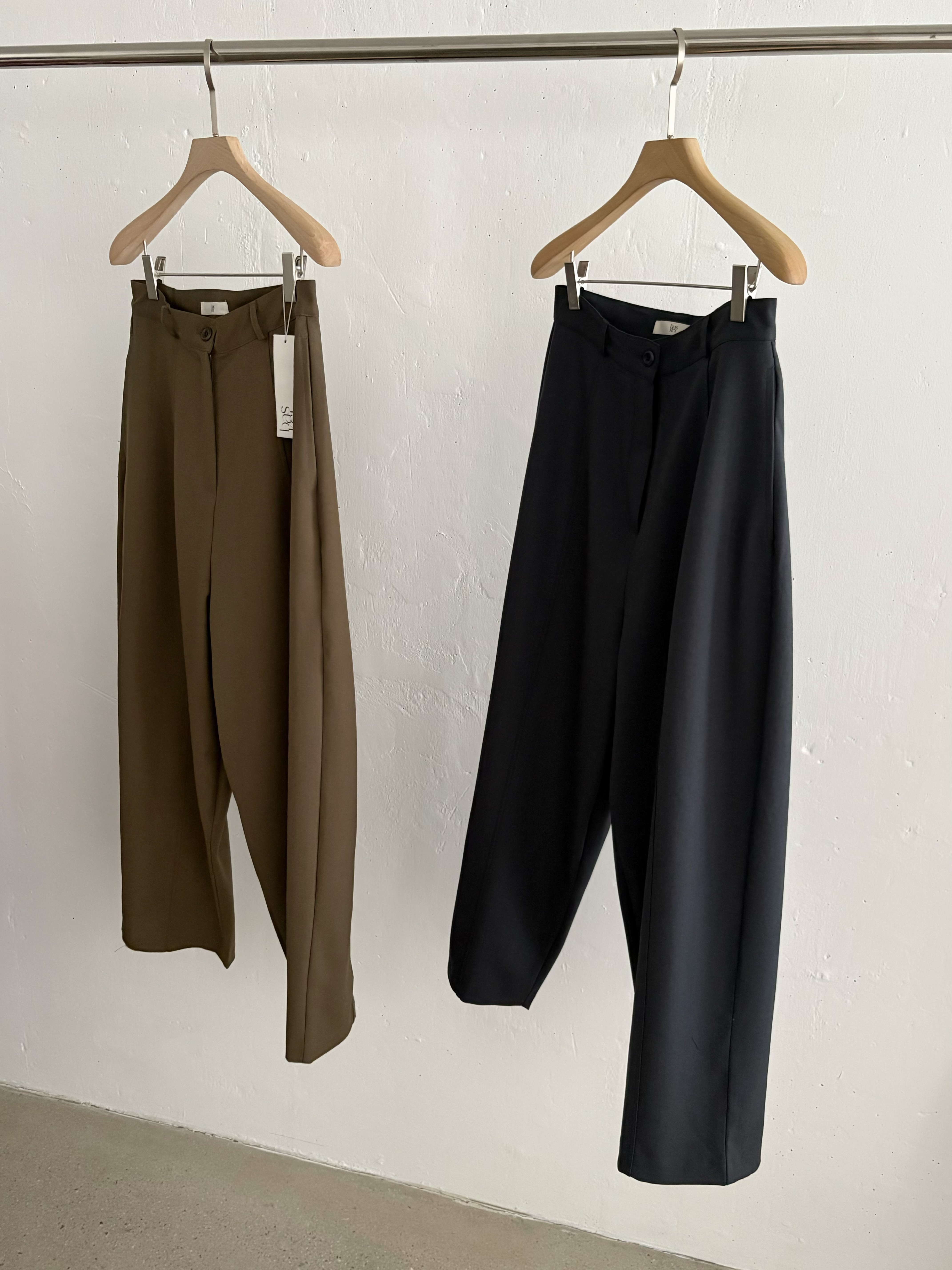 [마지막수량/당일발송] 바스켓 맥코이 팬츠 절개 와이드 커브 울 스판 슬랙스 (2c) - 상세 이미지 2