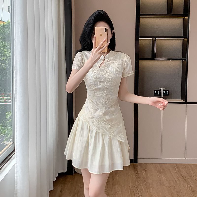 여름 여성 자수 미니원피스 상큼한 살구색 데일리룩 반팔 드레스 시원한 착용감 불규칙 패턴 여름휴양지룩 스타일링 - 상세 이미지 4