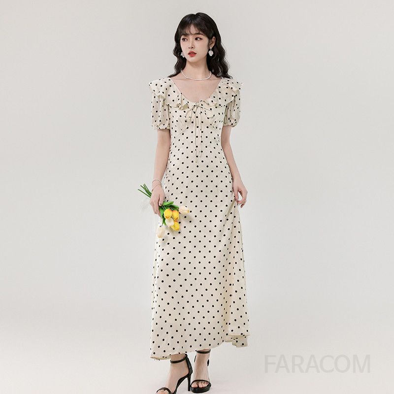 여성 여름 롱 드레스 프렌치 스타일 폴카도트 새틴 플라워 패턴 시원한 착용감 바캉스룩 휴양지룩 외출용 매력적인 디자인 - 상세 이미지 3