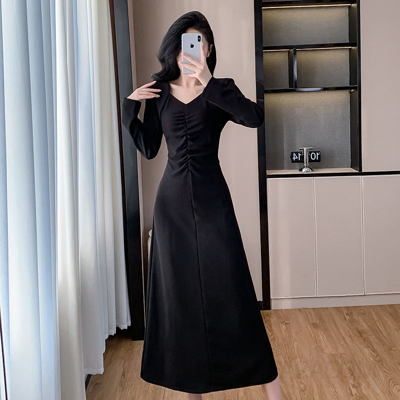 가을 플리츠 롱드레스 프렌치 V넥 슬리밍 디자인 여성 원피스 심플하고 세련된 스타일 데일리 외출용 하객룩 적합 - 상세 이미지 3