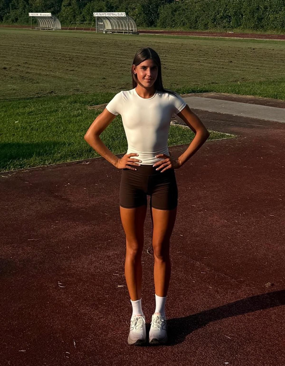 버쉬카 퀵드라이 통기성 베이직 반팔 티셔츠 7586/143 WHITE - 상세 이미지 2