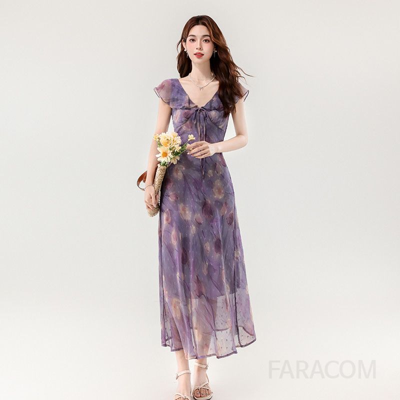 여름 퍼플 프린트 V넥 러플 레이스업 슬림 롱 드레스 여성스러운 여름원피스 비치웨어 바캉스룩 휴양지룩 우아한 스타일링 - 상품 이미지