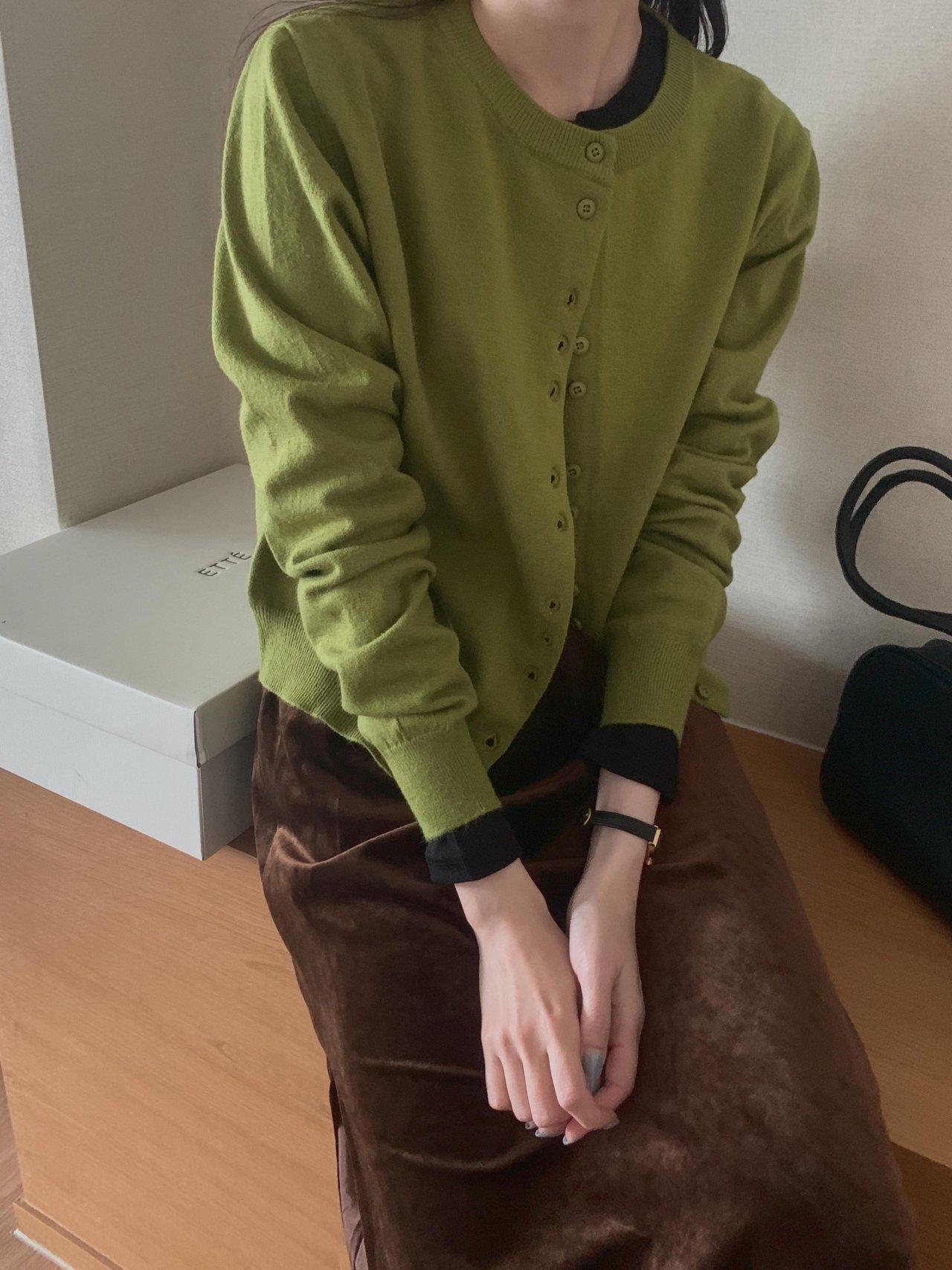 컬러팝 데일리 라운드 가디건 | 여성 베이직 니트 가디건 기본 컬러 긴팔 간절기 환절기 - 메인 이미지