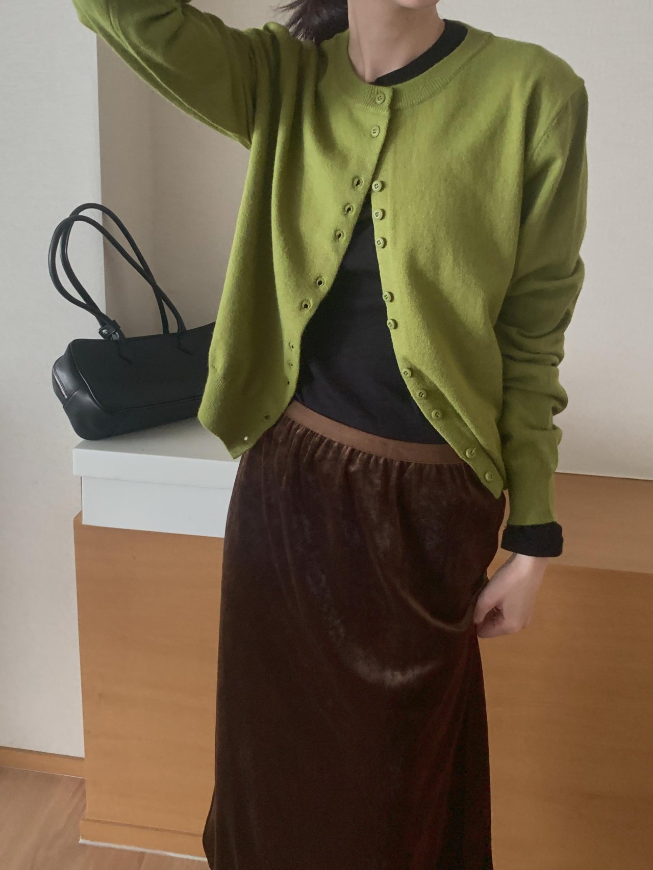 컬러팝 데일리 라운드 가디건 | 여성 베이직 니트 가디건 기본 컬러 긴팔 간절기 환절기 - 상세 이미지 3