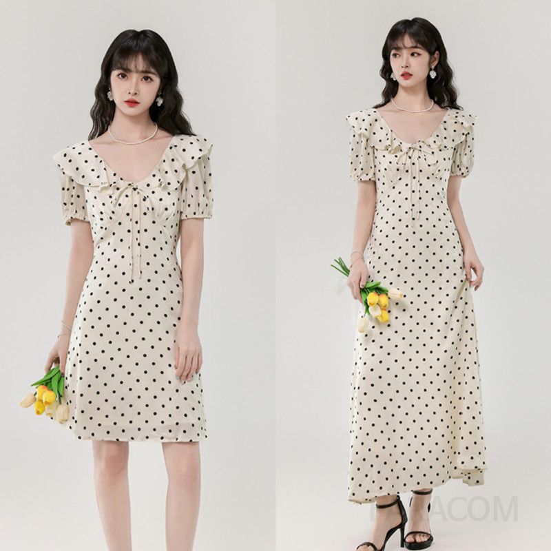 여성 여름 롱 드레스 프렌치 스타일 폴카도트 새틴 플라워 패턴 시원한 착용감 바캉스룩 휴양지룩 외출용 매력적인 디자인