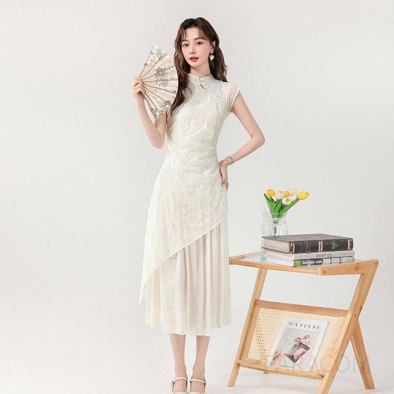 여성 여름 자수 롱드레스 우아한 중국풍 디자인 바캉스룩 여행용 시원한 착용감 민소매원피스 스타일 매력적인 여름원피스 - 상세 이미지 2