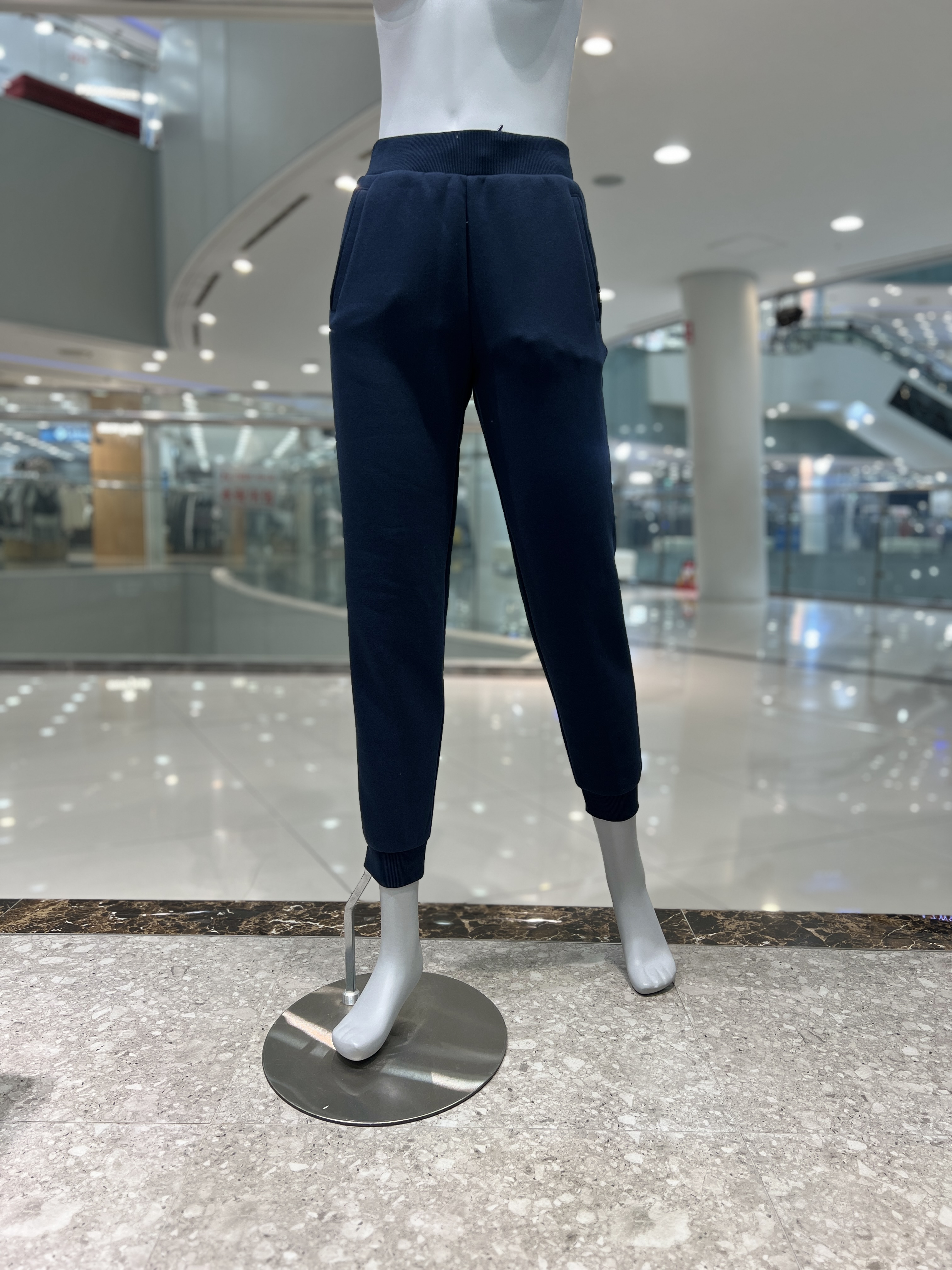 아이더 여성 등산 캐주얼 기모 트레이닝 조거 팬츠 더 스웻 WW24359 - 상품 이미지