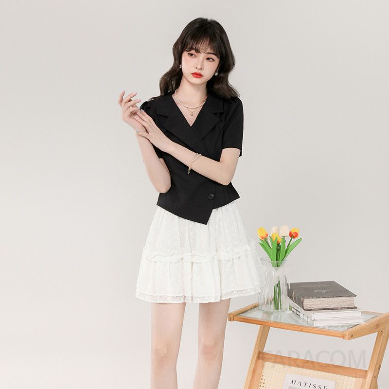 여성 여름 정장 투피스세트 반팔 자켓 화이트 레이스 스커트 컬리지 스타일 오피스룩 데일리 하객룩 캐주얼 코디용 시원한 착용감 모던한 디자인 - 상세 이미지 4