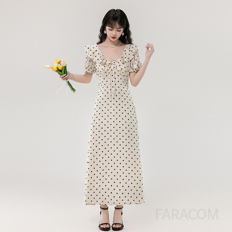 여성 여름 롱 드레스 프렌치 스타일 폴카도트 새틴 플라워 패턴 시원한 착용감 바캉스룩 휴양지룩 외출용 매력적인 디자인 - 상세 이미지 2