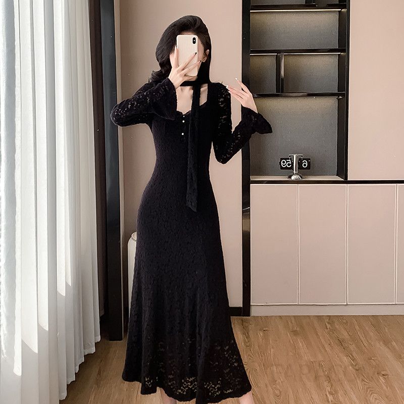 레이스 롱 드레스 여성 스퀘어넥 트럼펫 슬리브 슬림핏 하객룩 우아한 디자인 봄 데일리룩 특별한 날 연말 파티룩 스타일링 - 상세 이미지 4