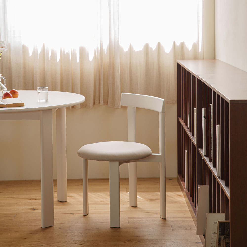 베크 원목 고무나무 식탁의자 인테리어 기능성 패브릭 카페의자