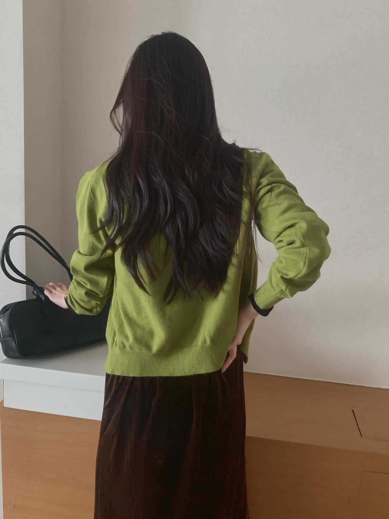 컬러팝 데일리 라운드 가디건 | 여성 베이직 니트 가디건 기본 컬러 긴팔 간절기 환절기 - 상세 이미지 4