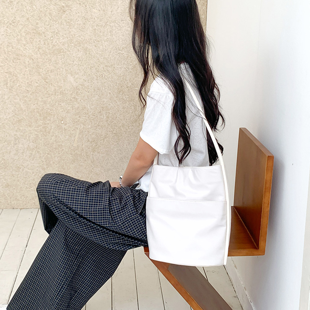 가벼운 나일론 미디엄 숄더백 대학생 여대생 직장인여성 출근가방 경량 중간 미들 천가방 이미지 6