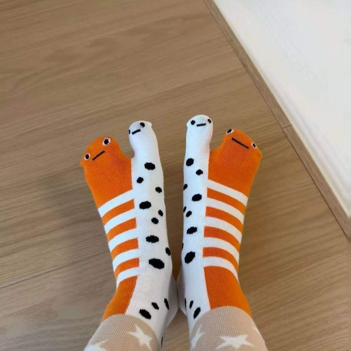 줄무늬점박이 정원장어 발가락 양말 쪼리 쓸데없는 웃긴 재미있는 선물 인싸템 쓸없선 마니또 이미지 7
