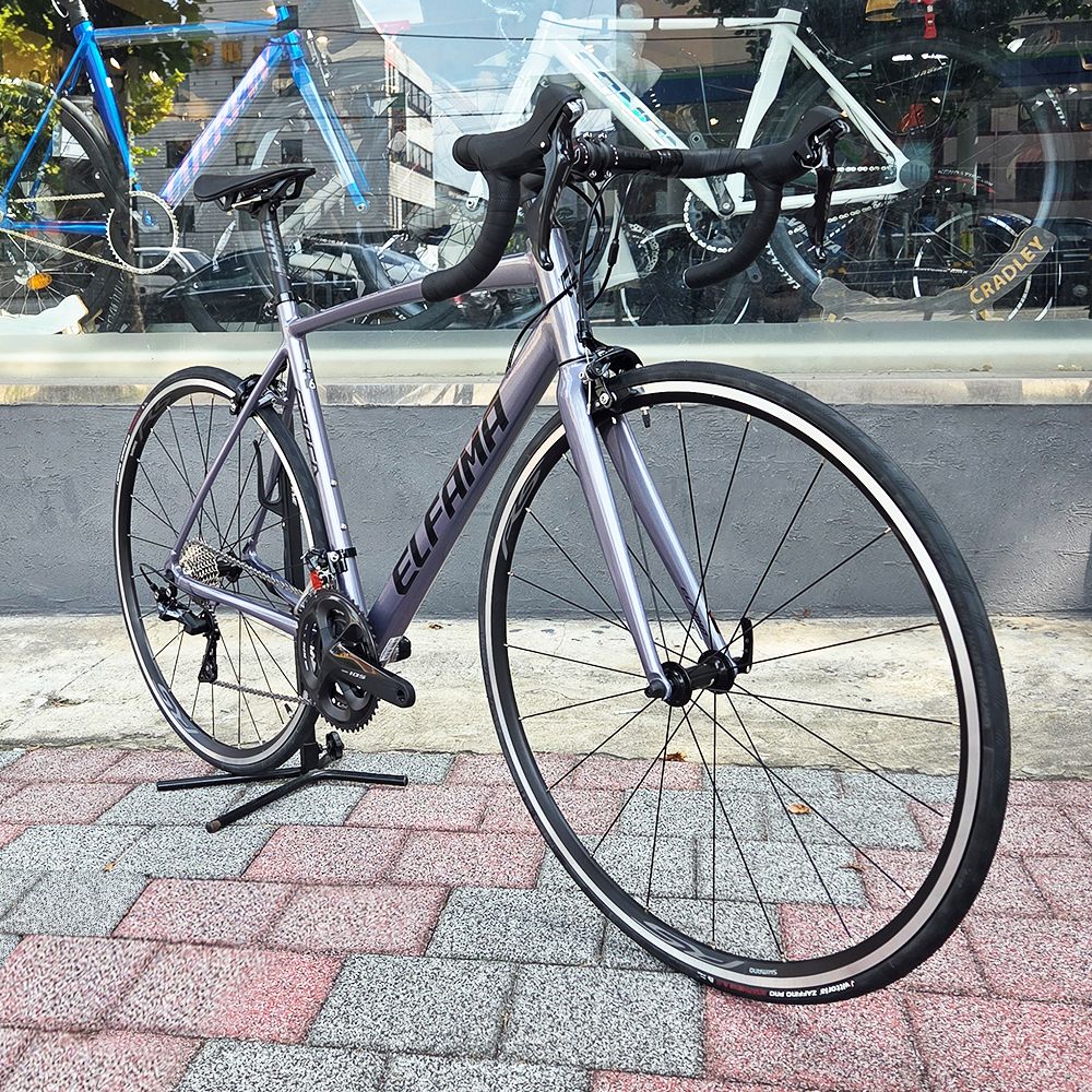 엘파마 에포카 6 105 22단 입문용 메탈릭 그레이 블랙 로드 자전거