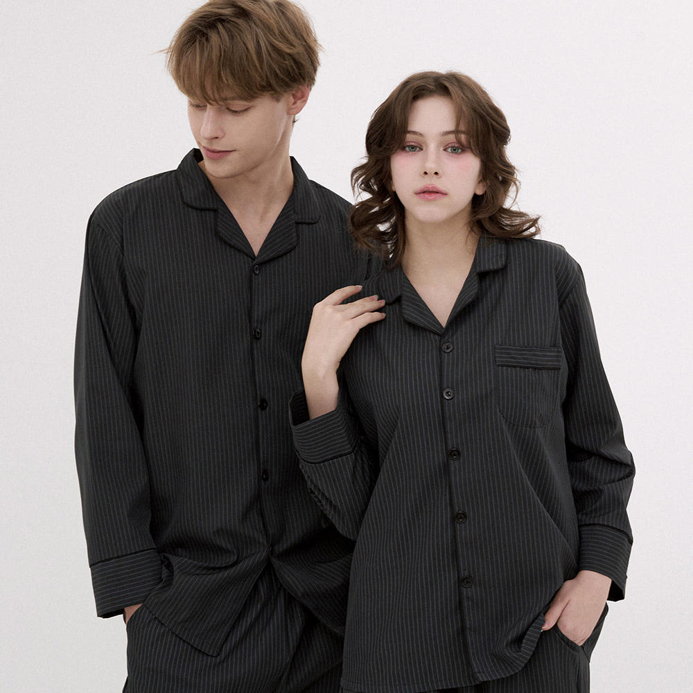 DOSSY [도씨][2PACK]실크핏 모던 블랙 긴팔 카라 커플 잠옷 세트 - 최저가 57,800원