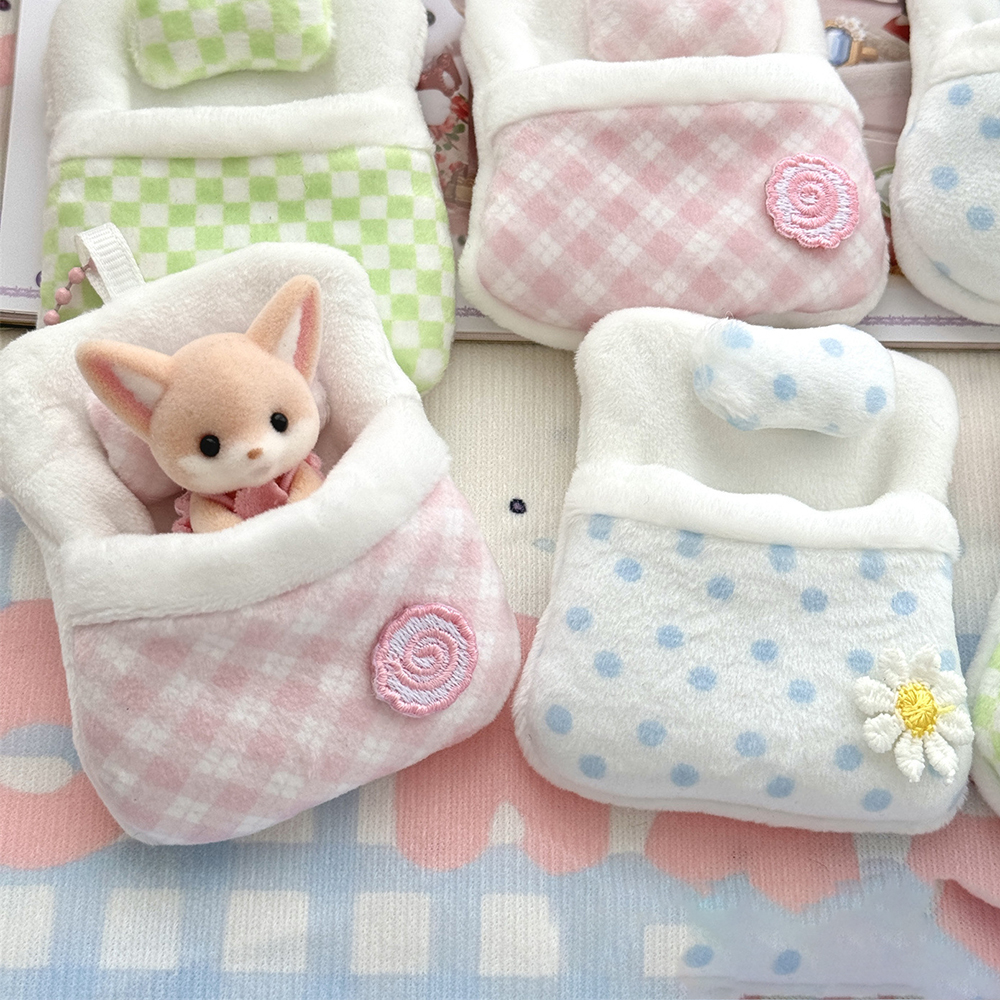 인형 미니 이불 키링 6~8cm 미니어쳐 침대 소품 솜이불 굿즈 꾸미기 - 상품 이미지