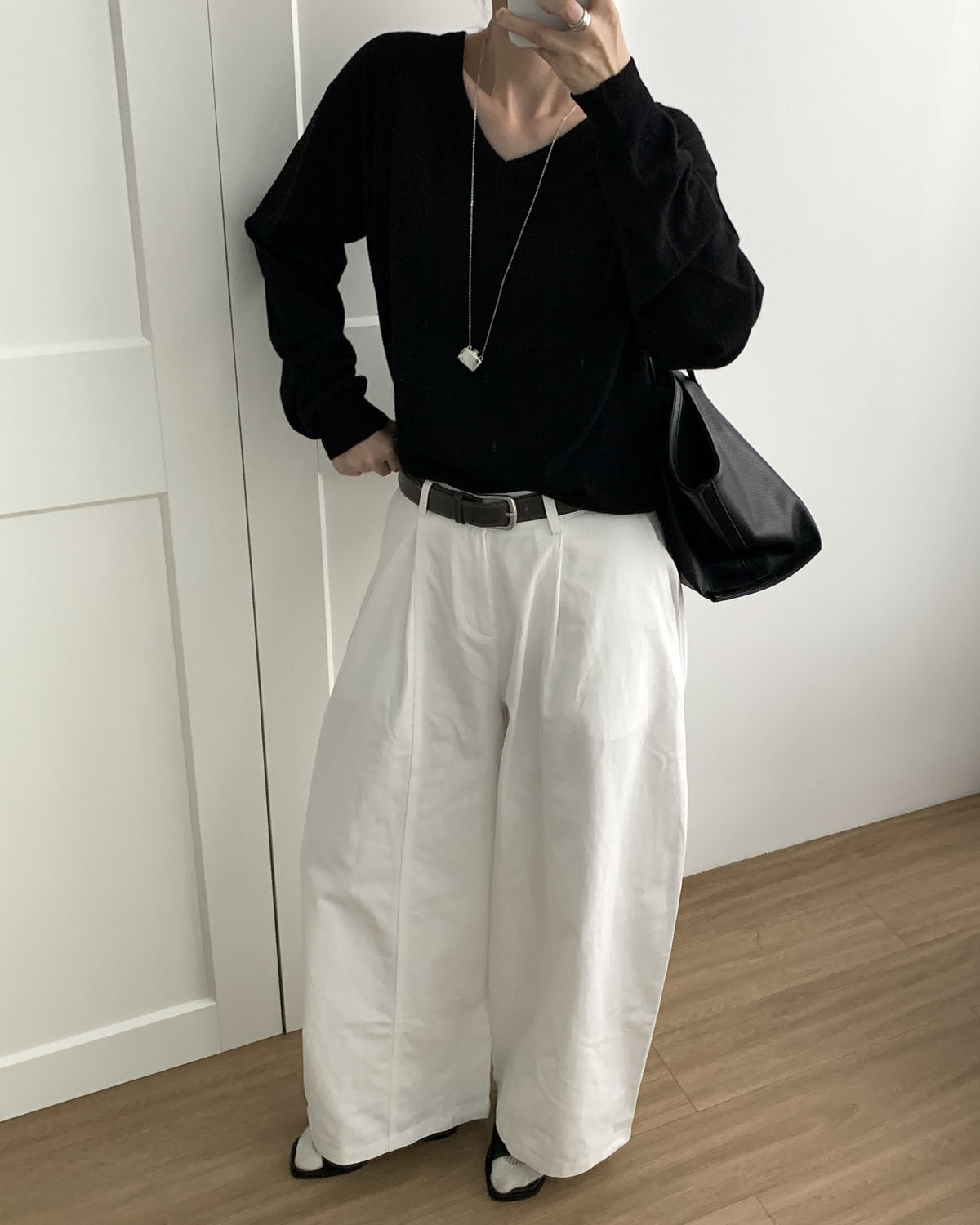 [일부당일] 니스 커브팬츠 코튼 와이드 뒷밴딩 절개 슬랙스 웨어링무드 (3c) - 상세 이미지 2