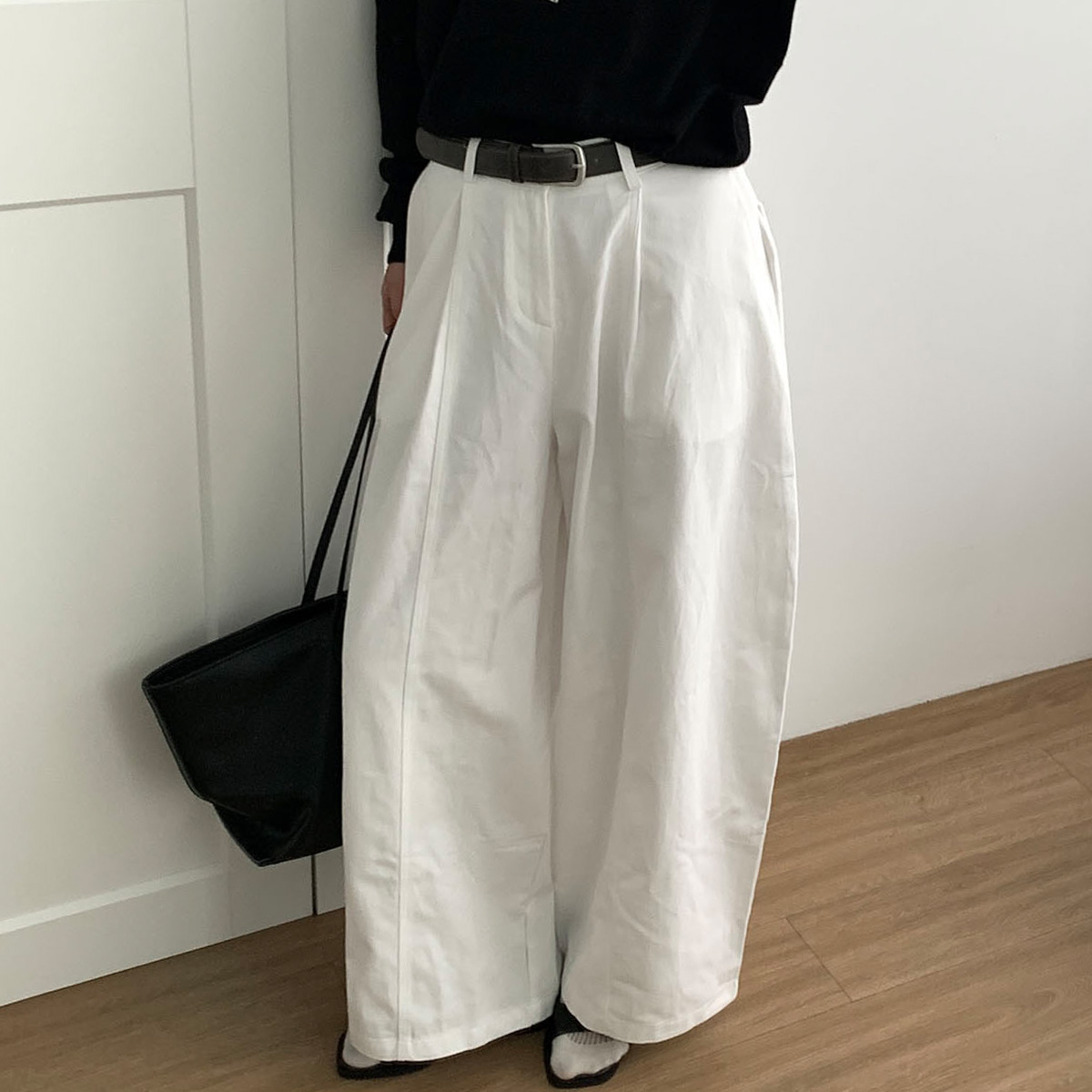 [일부당일] 니스 커브팬츠 코튼 와이드 뒷밴딩 절개 슬랙스 웨어링무드 (3c) - 상품 이미지