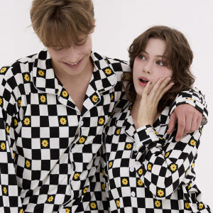 [도씨][2PACK]소프킨 플라워체커 긴팔 카라 커플 잠옷 세트 홈웨어 착용 후기 | 사이즈/핏 총정리 - 상품 이미지 2