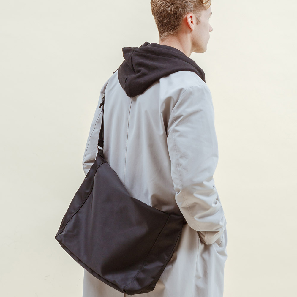 PEEPS Vibe messenger bag(Black) 남자 유스메신저백 - 상세 이미지 3