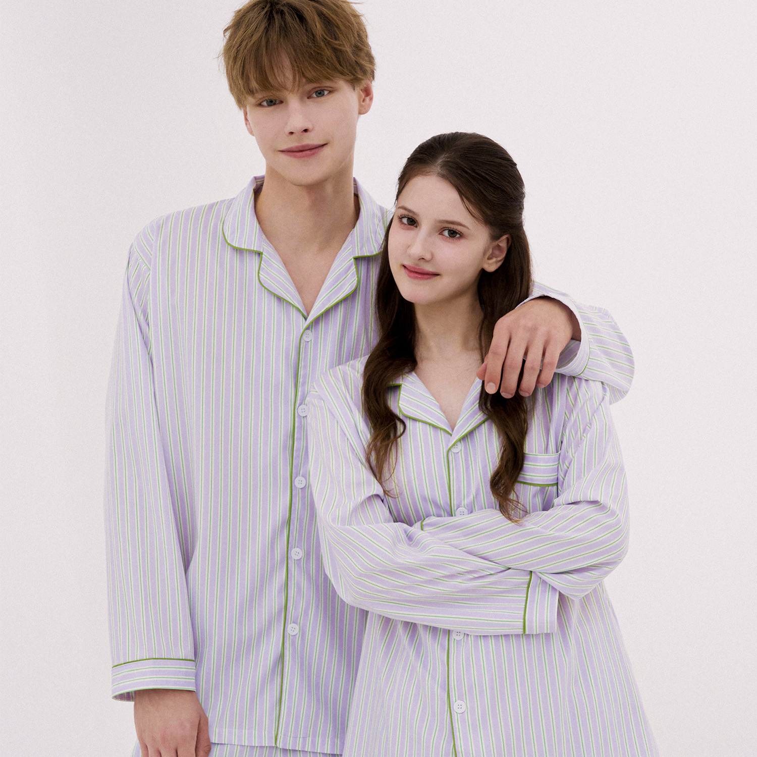 [도씨x네이버단독][2PACK] 실크핏 바이올로 긴팔 카라 커플 잠옷 세트 홈웨어 제품 이미지