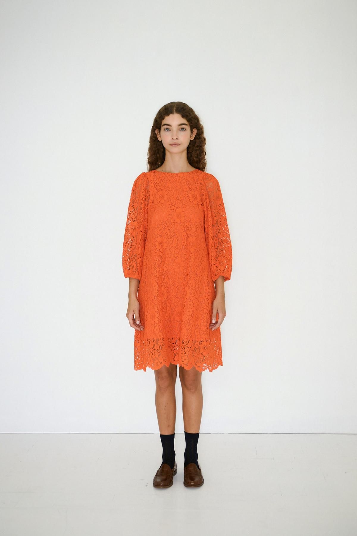 타이니코튼 썸머 레드 레이스 퍼프소매 미니 원피스 AW25-605J08 ONE COLOR - 상세 이미지 3