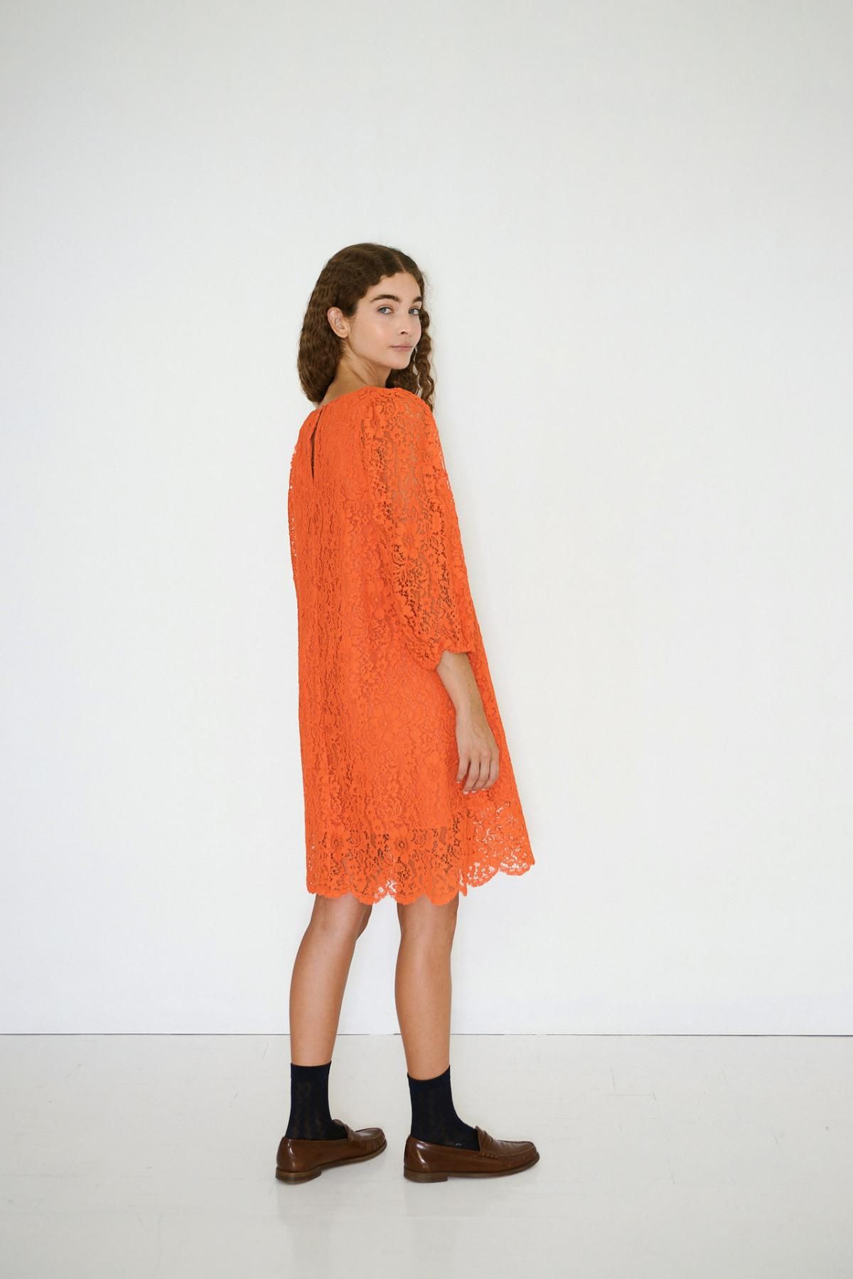 타이니코튼 썸머 레드 레이스 퍼프소매 미니 원피스 AW25-605J08 ONE COLOR - 상세 이미지 4