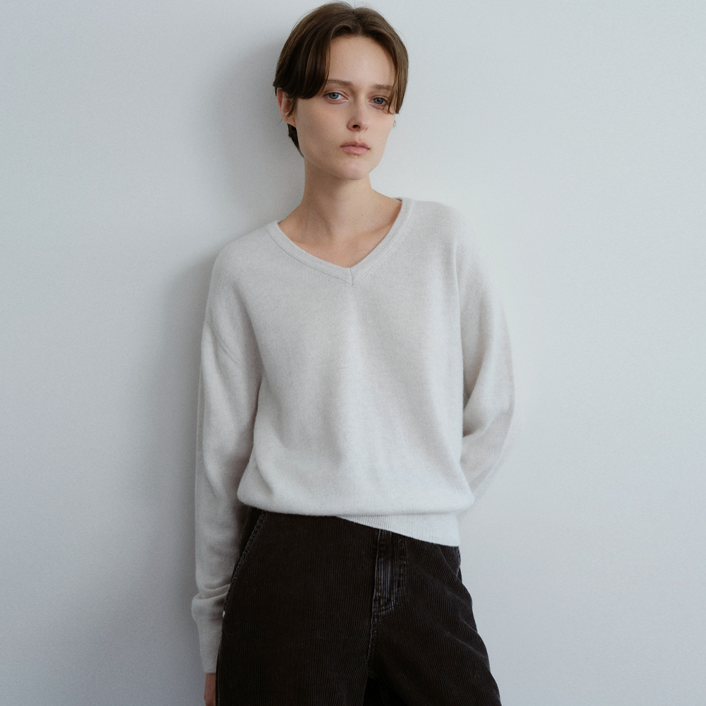 [블루브릭] Basic wool v-neck knit (white melange) - 상품 이미지