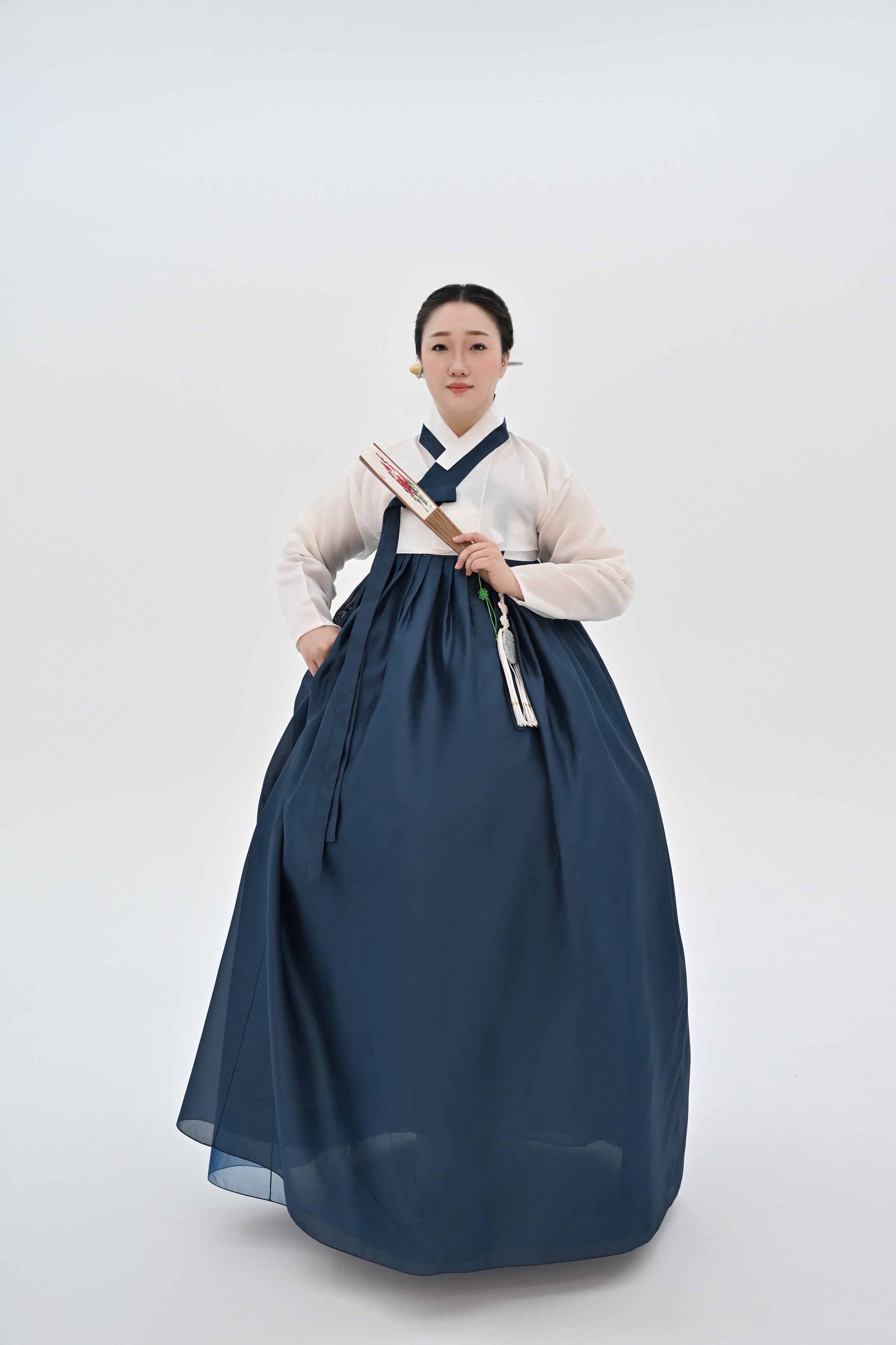 [맞춤한복] 지백색 저고리와 청록색 치마 한복 세트 촬영 공연 예식 혜여한복 - 상세 이미지 3